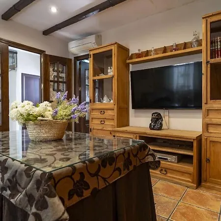 Casa Con Patio Y Terraza En Barrio Historico De La Villa, Junto Al Adarve Priego De Cordoba Exterior photo