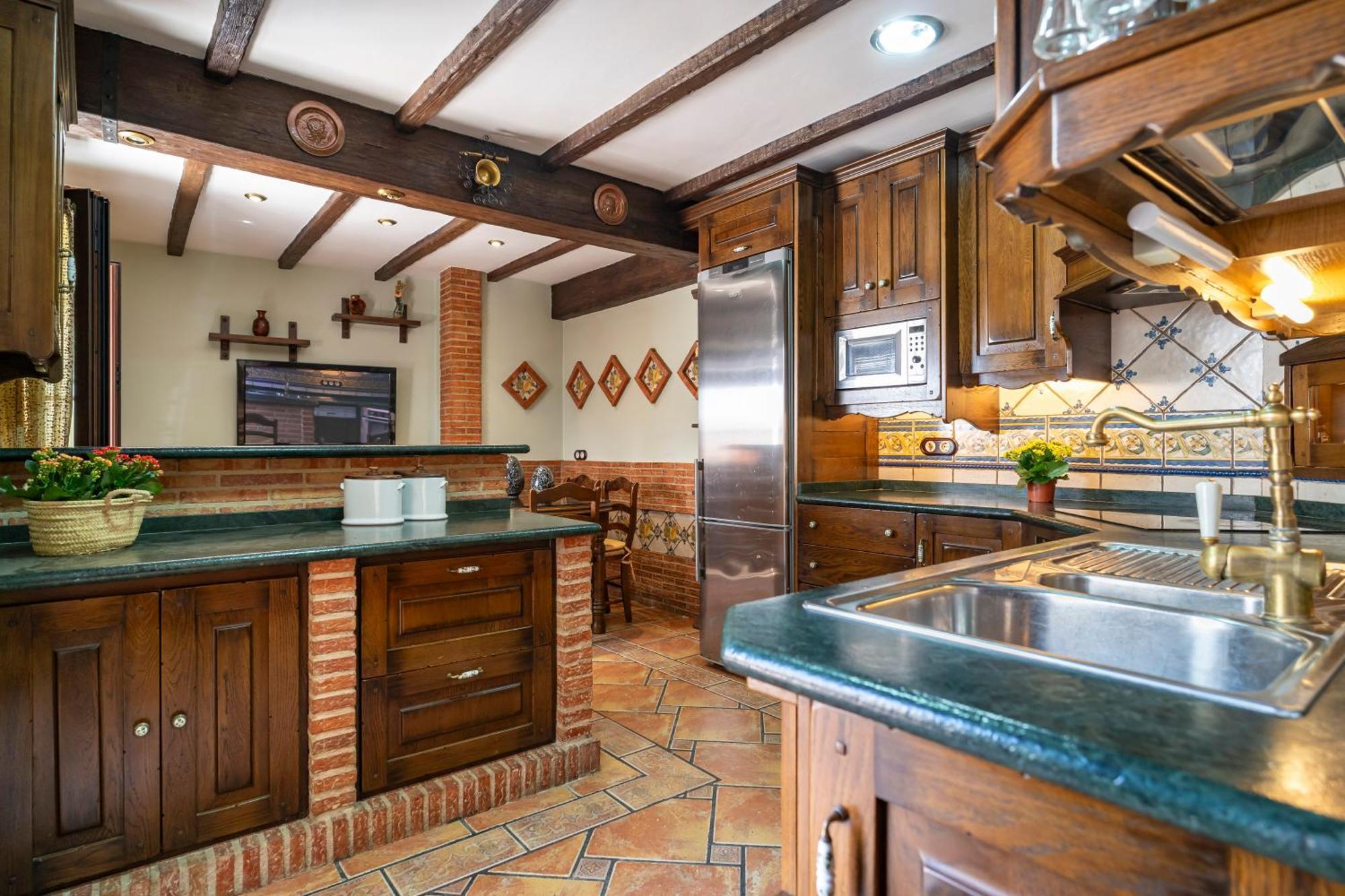 Casa Con Patio Y Terraza En Barrio Historico De La Villa, Junto Al Adarve Appartement
